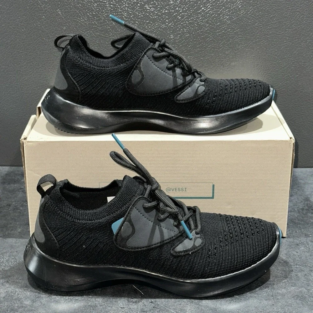 Vessi Everyday Mover Sneaker Women's Size 7 Onyx Black On Black Waterproof EUC